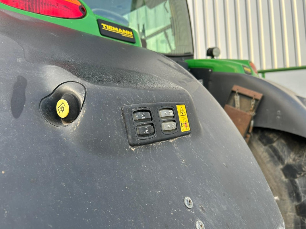 John Deere 6215R - 장궤형 트랙터 : 사진 4 John Deere 6215R - 장궤형 트랙터 : 사진 4