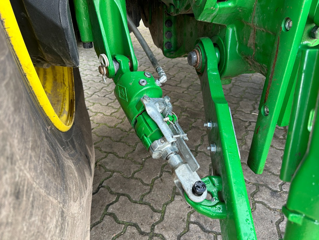 John Deere 6R 250 **MIETRÜCKLÄUFER** - 장궤형 트랙터 : 사진 4 John Deere 6R 250 **MIETRÜCKLÄUFER** - 장궤형 트랙터 : 사진 4