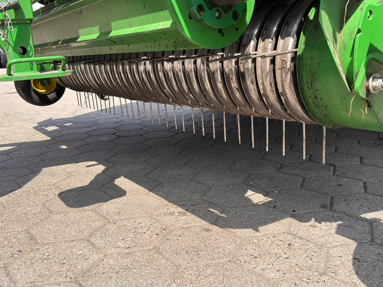 John Deere V461R - 베일 포장기 : 사진 5 John Deere V461R - 베일 포장기 : 사진 5