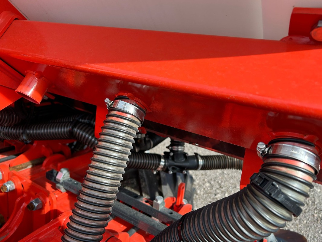 Kuhn Maxima 3 RT E *DEMO* - 파종 장비 : 사진 4 Kuhn Maxima 3 RT E *DEMO* - 파종 장비 : 사진 4