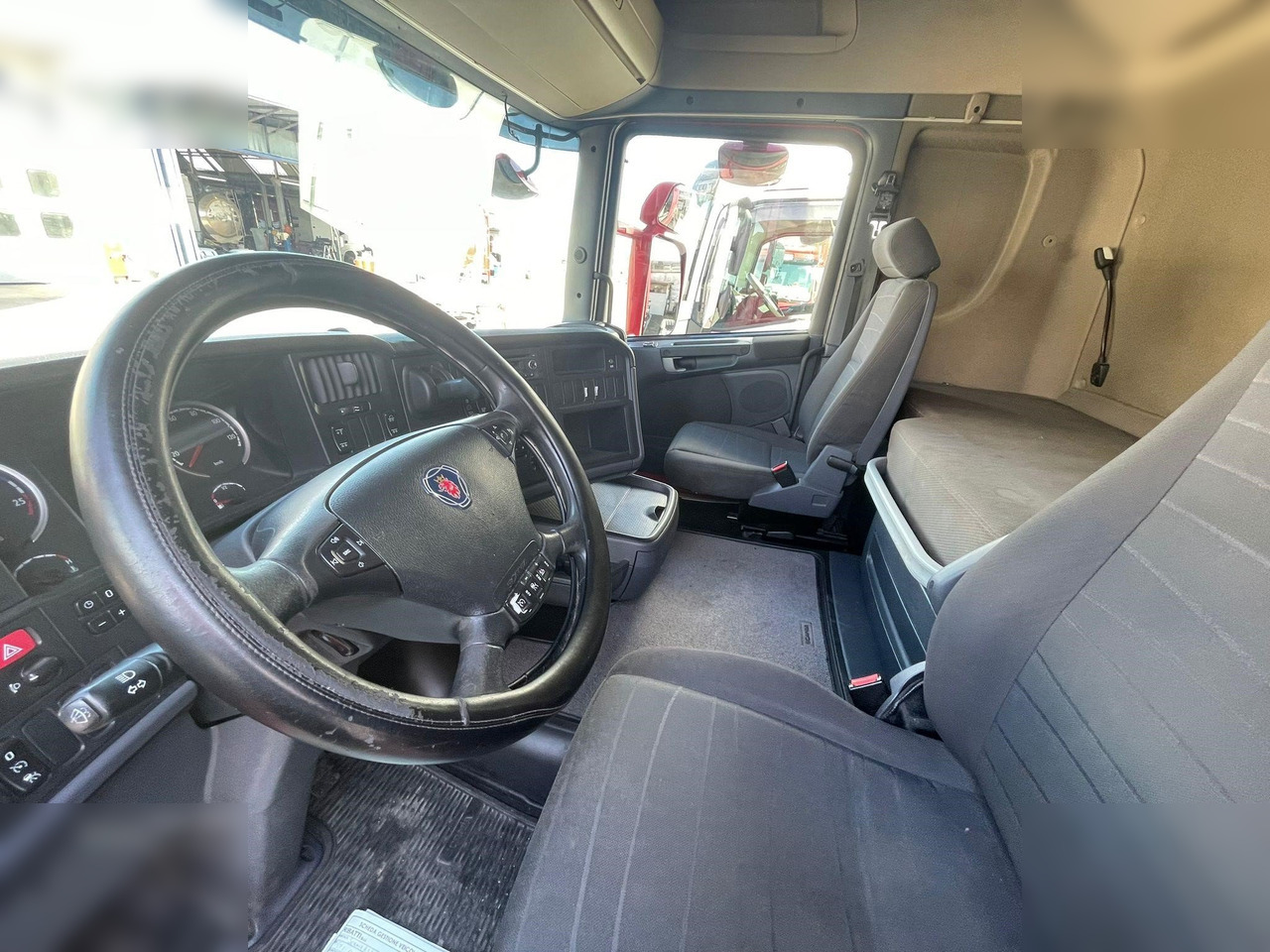 SCANIA R450 - 컨테이너 운반 장치/ 스와프 보디 트럭 : 사진 3 SCANIA R450 - 컨테이너 운반 장치/ 스와프 보디 트럭 : 사진 3