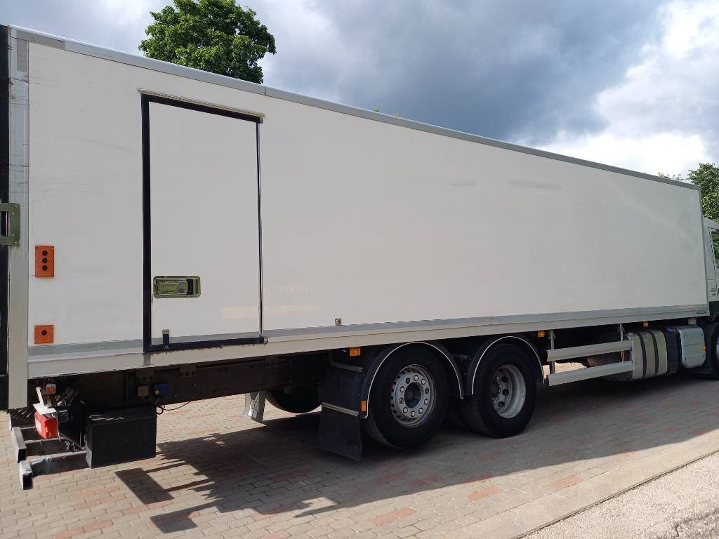 냉동탑차 Volvo FM 330, 6x2, CARRIER SUPRA 950 U : 사진 17