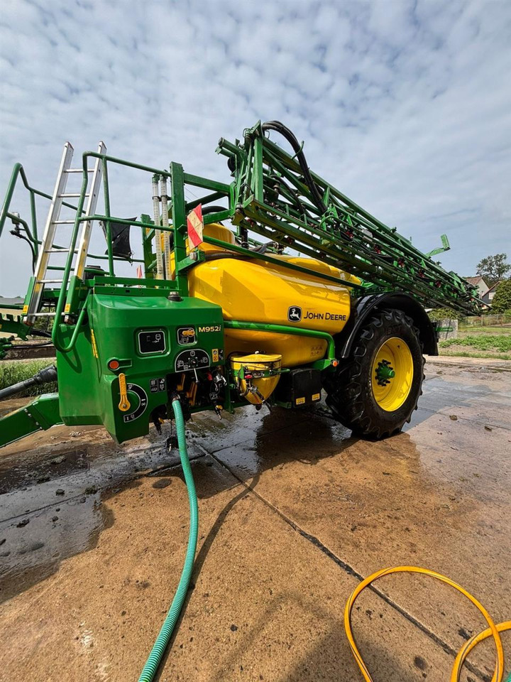 John Deere M952 I - 견인 스프레이 : 사진 1 John Deere M952 I - 견인 스프레이 : 사진 1