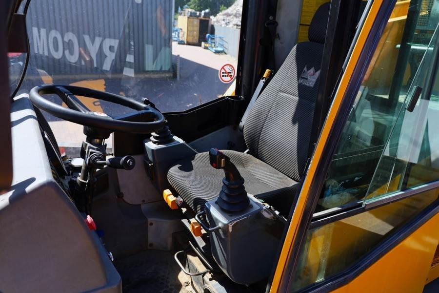 Demag AC30 City Diesel, 4x4x4 Drive, 30t Capacity, 25m M - 전천후 지형 크레인 : 사진 4 Demag AC30 City Diesel, 4x4x4 Drive, 30t Capacity, 25m M - 전천후 지형 크레인 : 사진 4
