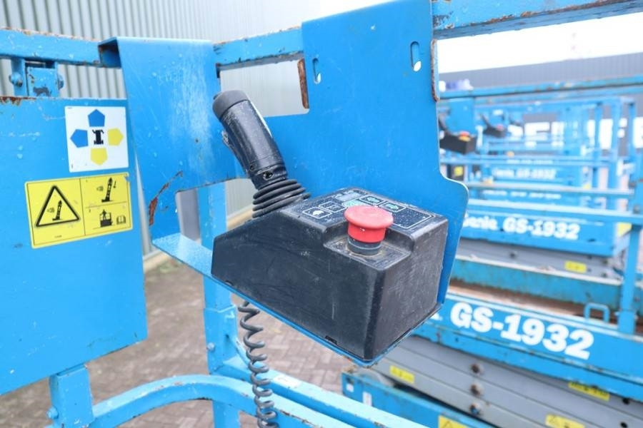 리스 Genie GS1932 Electric, Working Height 7.8 m, 227kg Capac  Genie GS1932 Electric, Working Height 7.8 m, 227kg Capac : 사진 7