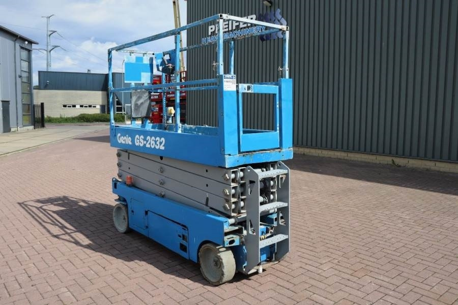 Genie GS2632 Electric, 10m Working Height, Non Marking T - 시저 리프트 : 사진 4 Genie GS2632 Electric, 10m Working Height, Non Marking T - 시저 리프트 : 사진 4