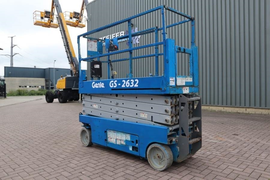 Genie GS2632 Electric, Working Height 10m, 227kg Capacit - 시저 리프트 : 사진 4 Genie GS2632 Electric, Working Height 10m, 227kg Capacit - 시저 리프트 : 사진 4