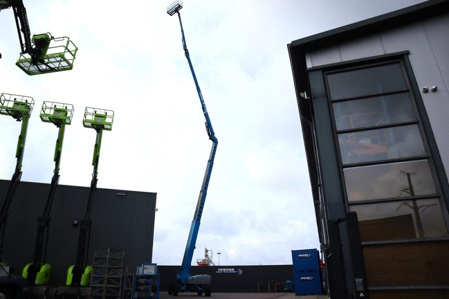 Genie Z135/70 Diesel, 4x4x4 Drive, 43m Lifting Height, 2 - 관절 붐 : 사진 3 Genie Z135/70 Diesel, 4x4x4 Drive, 43m Lifting Height, 2 - 관절 붐 : 사진 3