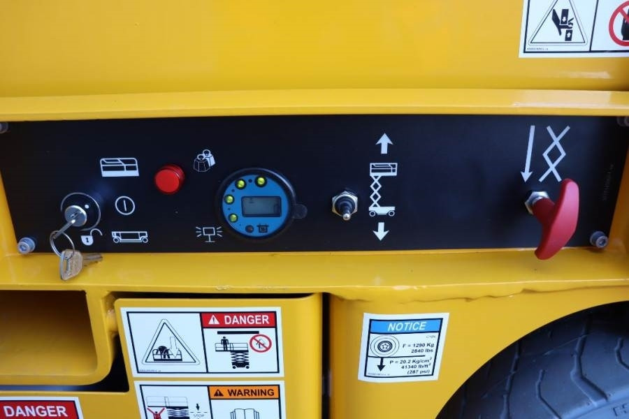 Haulotte Compact 10N Valid Inspection, *Guarantee! 10m Work - 시저 리프트 : 사진 4 Haulotte Compact 10N Valid Inspection, *Guarantee! 10m Work - 시저 리프트 : 사진 4
