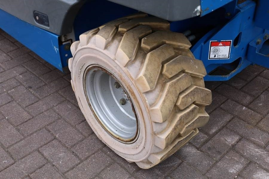 시저 리프트 Haulotte Compact 12RTE Electric, 12m Working Height, 450kg : 사진 13