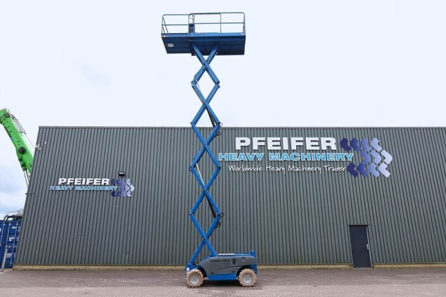 Haulotte Compact 12RTE Electric, 12m Working Height, 450kg - 시저 리프트 : 사진 3 Haulotte Compact 12RTE Electric, 12m Working Height, 450kg - 시저 리프트 : 사진 3