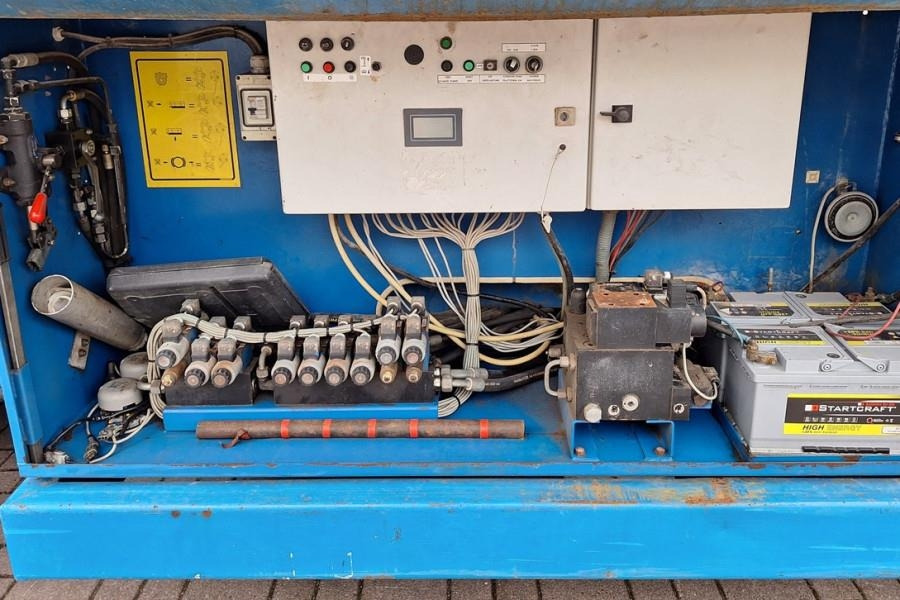 Holland Lift Megastar G320DL30 4WDS/N Diesel, 4x4x4 Drive, 34m - 시저 리프트 : 사진 5 Holland Lift Megastar G320DL30 4WDS/N Diesel, 4x4x4 Drive, 34m - 시저 리프트 : 사진 5