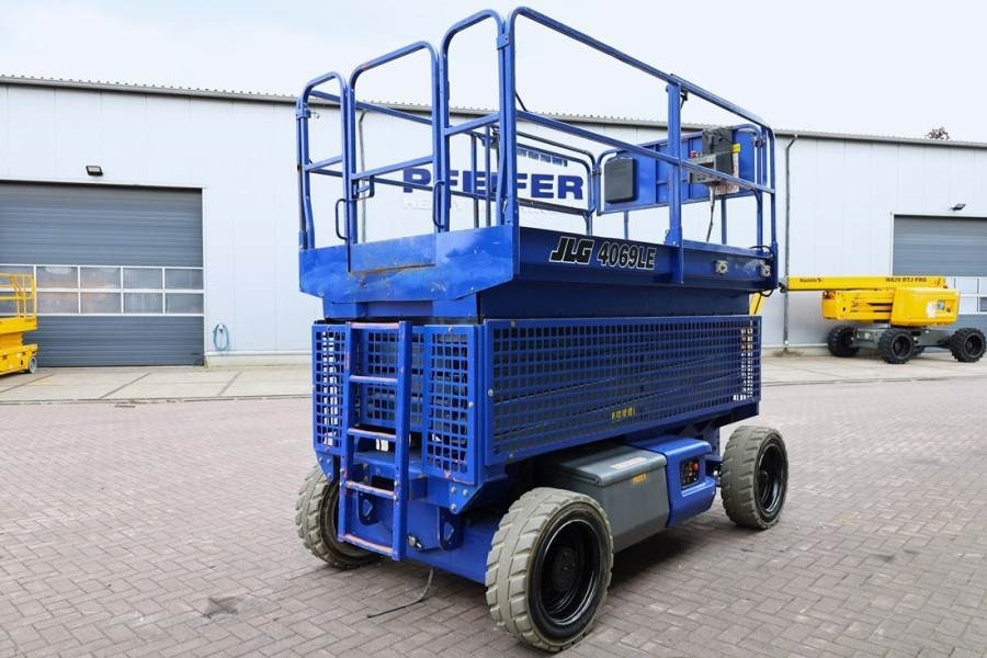 JLG 4069LE Electric, 14.2m Working Height, 360kg Capac - 시저 리프트 : 사진 2 JLG 4069LE Electric, 14.2m Working Height, 360kg Capac - 시저 리프트 : 사진 2