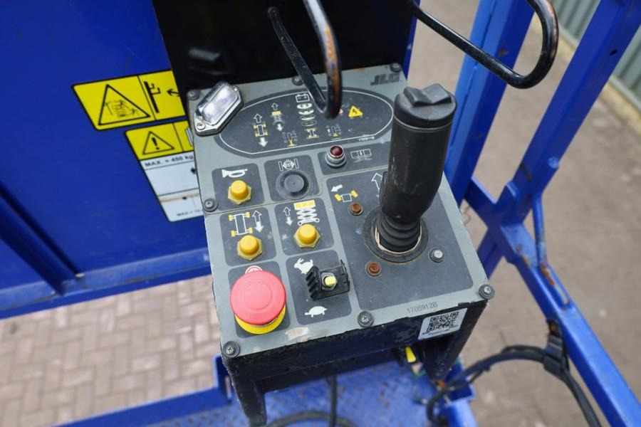 JLG M3369 Hybrid, 12m Working Height, 450kg Capacity, - 시저 리프트 : 사진 4 JLG M3369 Hybrid, 12m Working Height, 450kg Capacity, - 시저 리프트 : 사진 4