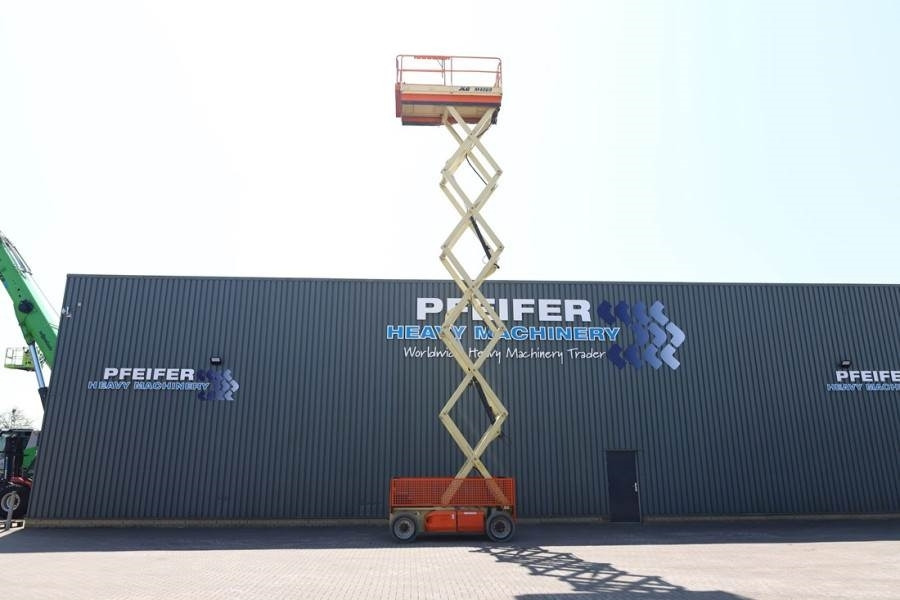 JLG M4069 Hybrid, 14.2m Working Height, 360kg Capacity - 시저 리프트 : 사진 3 JLG M4069 Hybrid, 14.2m Working Height, 360kg Capacity - 시저 리프트 : 사진 3