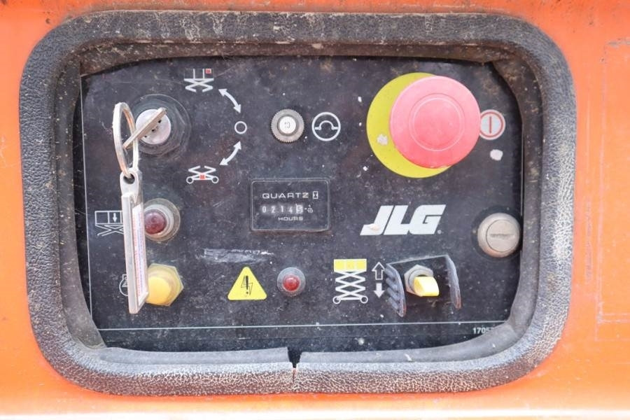 JLG M4069 Hybrid, 14.2m Working Height, 360kg Capacity - 시저 리프트 : 사진 4 JLG M4069 Hybrid, 14.2m Working Height, 360kg Capacity - 시저 리프트 : 사진 4