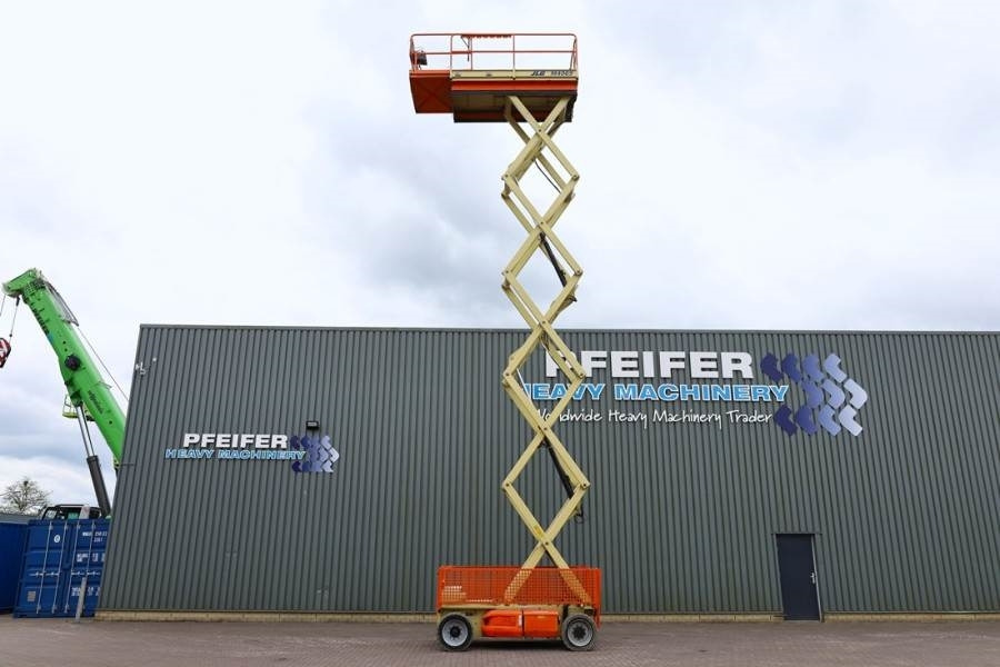 JLG M4069 Hybrid, 14.2m Working Height, 360kg Capacity - 시저 리프트 : 사진 3 JLG M4069 Hybrid, 14.2m Working Height, 360kg Capacity - 시저 리프트 : 사진 3