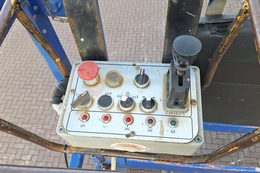 Liftlux SL205-25D4WDS/P Diesel, 4x4 Drive, Hydraulic Deck - 관절 붐 : 사진 4 Liftlux SL205-25D4WDS/P Diesel, 4x4 Drive, Hydraulic Deck - 관절 붐 : 사진 4