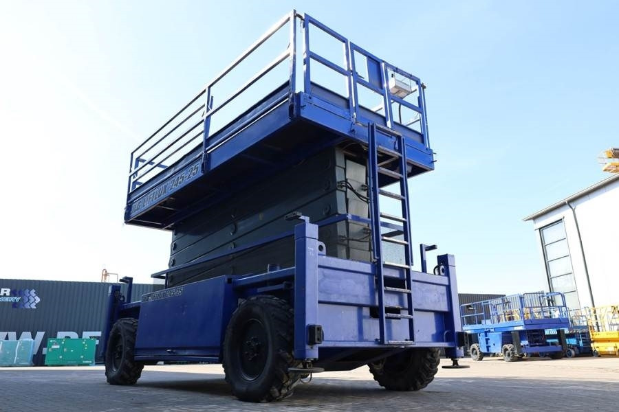시저 리프트 Liftlux SL245-25D 4WD Diesel, 4x4 Drive, 26.5m Working Hei : 사진 7