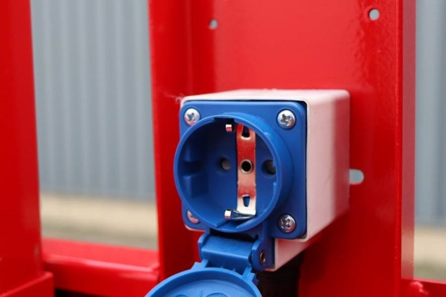 Magni ES0807EP New And Available Directly From Stock, El - 시저 리프트 : 사진 5 Magni ES0807EP New And Available Directly From Stock, El - 시저 리프트 : 사진 5