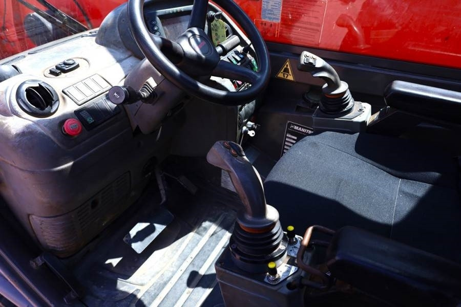 Manitou MRT3050 PRIVILEGE Diesel, 4x4 Drive And 4-Wheel St - 텔레스코픽 핸들러 : 사진 4 Manitou MRT3050 PRIVILEGE Diesel, 4x4 Drive And 4-Wheel St - 텔레스코픽 핸들러 : 사진 4