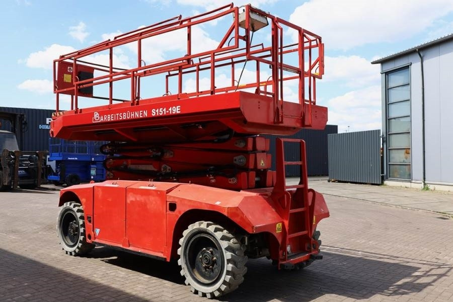 PB LIFT S151-19E 4x4 Electric, 4x4 Drive, 15m Working - 시저 리프트 : 사진 1 PB LIFT S151-19E 4x4 Electric, 4x4 Drive, 15m Working - 시저 리프트 : 사진 1
