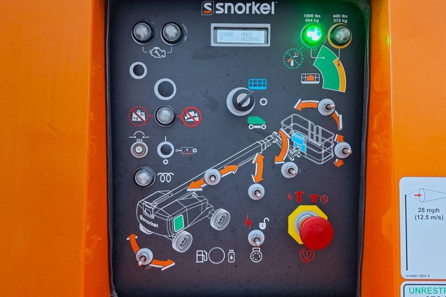 Snorkel 460SJ Valid Inspection, *Guarantee! CE, Diesel, 4x - 텔레스코픽 붐 : 사진 4 Snorkel 460SJ Valid Inspection, *Guarantee! CE, Diesel, 4x - 텔레스코픽 붐 : 사진 4