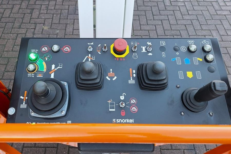 Snorkel 460SJ Valid Inspection, *Guarantee! CE, Diesel, 4x - 텔레스코픽 붐 : 사진 5 Snorkel 460SJ Valid Inspection, *Guarantee! CE, Diesel, 4x - 텔레스코픽 붐 : 사진 5