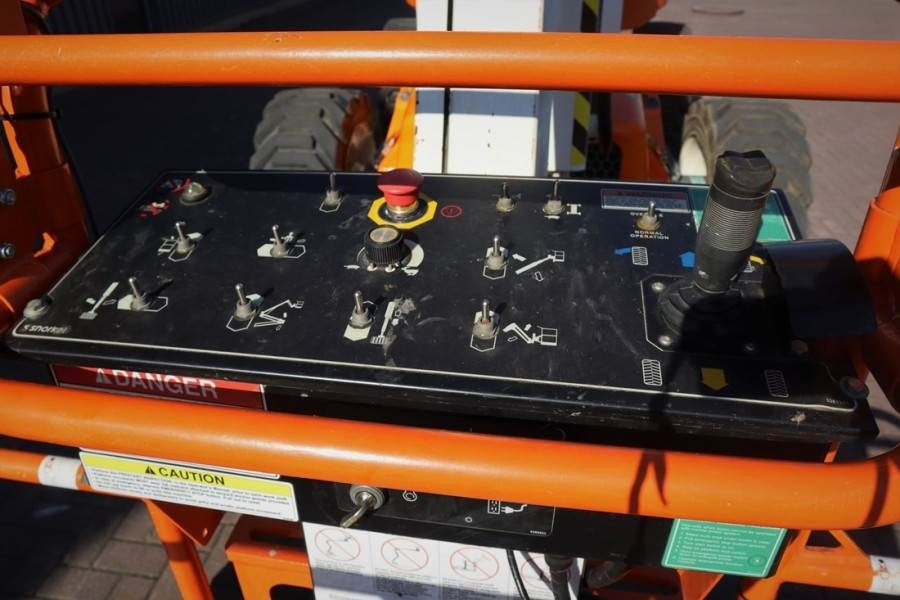 Snorkel A46JRT VALID INSPECTION, *GUARANTEE! Diesel, 4x4 D - 관절 붐 : 사진 3 Snorkel A46JRT VALID INSPECTION, *GUARANTEE! Diesel, 4x4 D - 관절 붐 : 사진 3