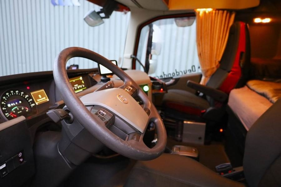 Volvo FH12 With Cormach 135tm Crane Volvo FH12 10x4 With - 전천후 지형 크레인 : 사진 4 Volvo FH12 With Cormach 135tm Crane Volvo FH12 10x4 With - 전천후 지형 크레인 : 사진 4