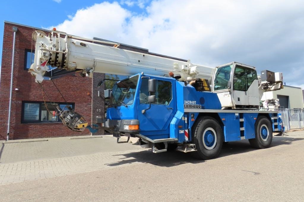 Liebherr LTM 1040-2.1 - 전천후 지형 크레인 : 사진 1 Liebherr LTM 1040-2.1 - 전천후 지형 크레인 : 사진 1