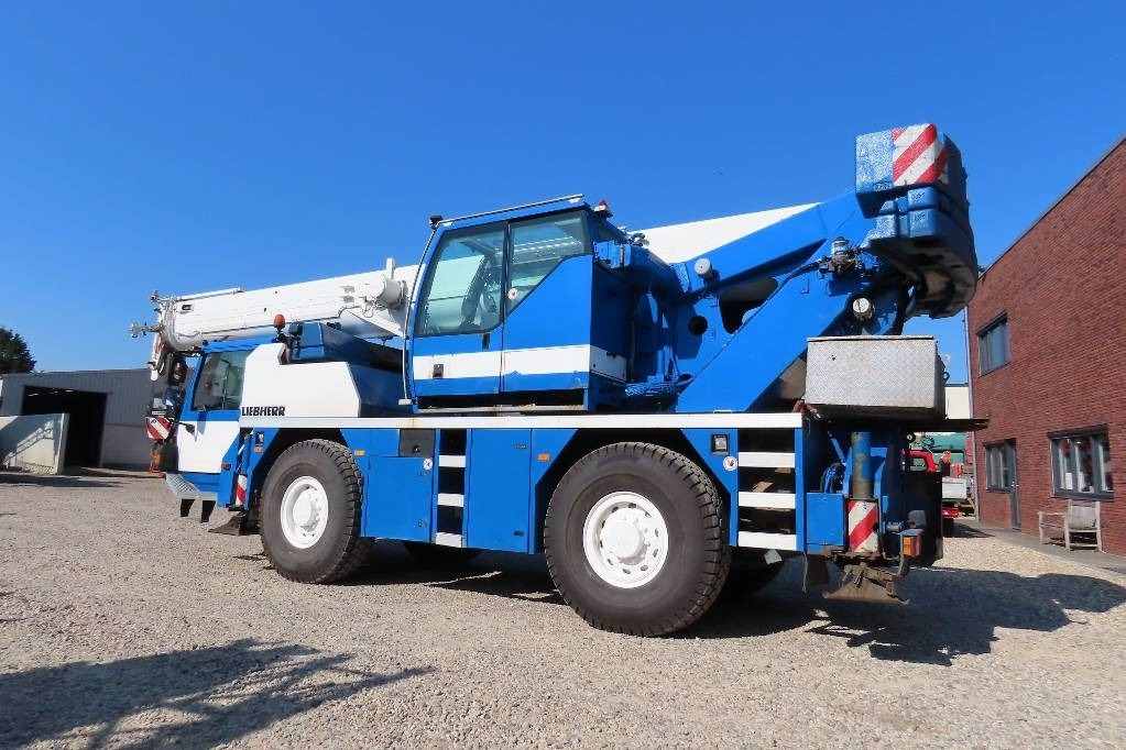 Liebherr LTM 1040-2.1 - 전천후 지형 크레인 : 사진 4 Liebherr LTM 1040-2.1 - 전천후 지형 크레인 : 사진 4