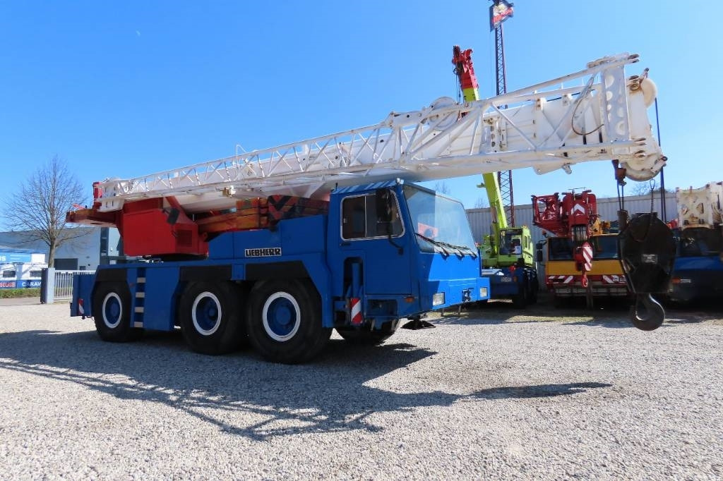 Liebherr LTM 1050-1 - 전천후 지형 크레인 : 사진 2 Liebherr LTM 1050-1 - 전천후 지형 크레인 : 사진 2