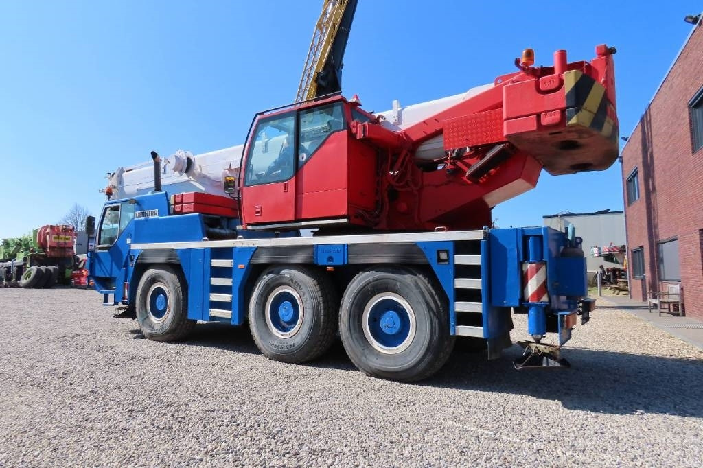 Liebherr LTM 1055-1 - 전천후 지형 크레인 : 사진 4 Liebherr LTM 1055-1 - 전천후 지형 크레인 : 사진 4