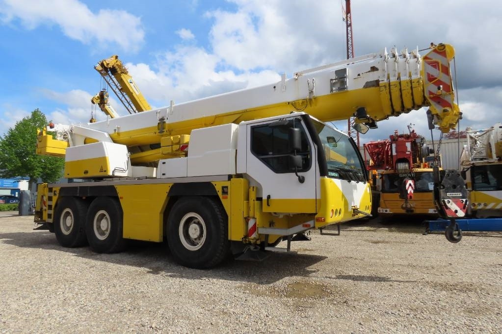 Liebherr LTM 1055-3.2 - 전천후 지형 크레인 : 사진 2 Liebherr LTM 1055-3.2 - 전천후 지형 크레인 : 사진 2