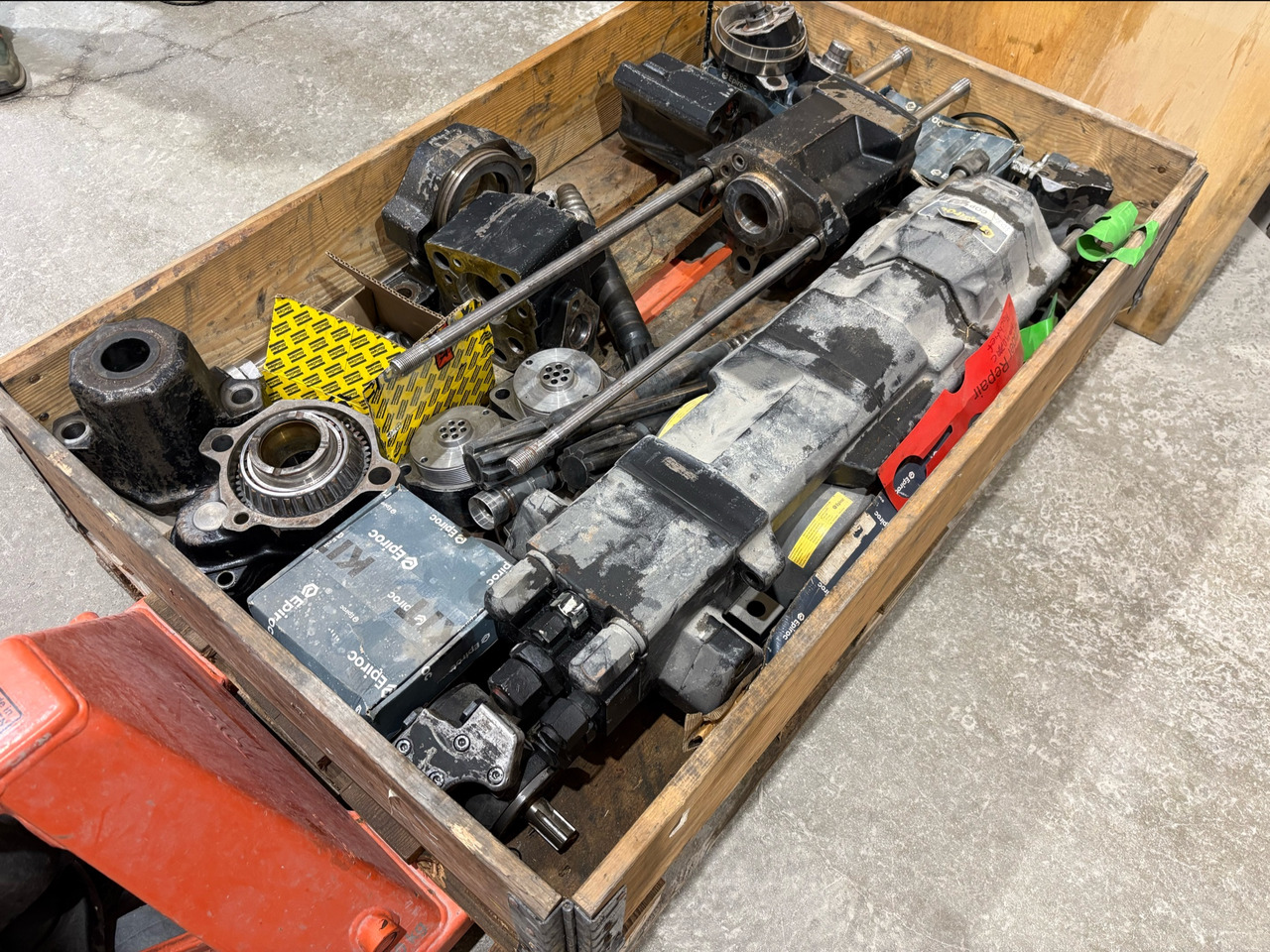 Atlas Copco COP 4038 - 건설장비 : 사진 1 Atlas Copco COP 4038 - 건설장비 : 사진 1