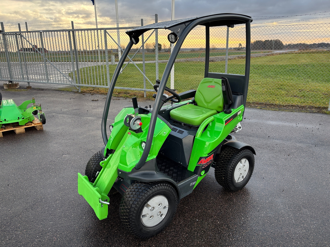 Avant 225 - 지자체/ 특수 차량 : 사진 1 Avant 225 - 지자체/ 특수 차량 : 사진 1