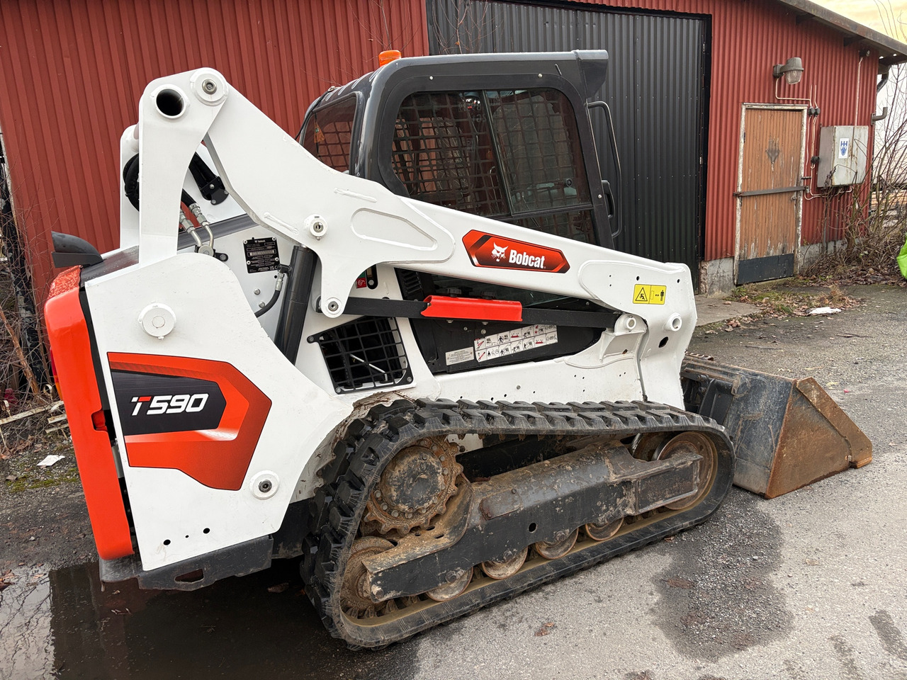 Bobcat T590 - 소형 트랙 로더 : 사진 1 Bobcat T590 - 소형 트랙 로더 : 사진 1