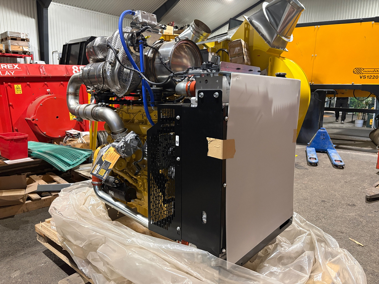 CAT C4.4 - 건설장비 : 사진 1 CAT C4.4 - 건설장비 : 사진 1