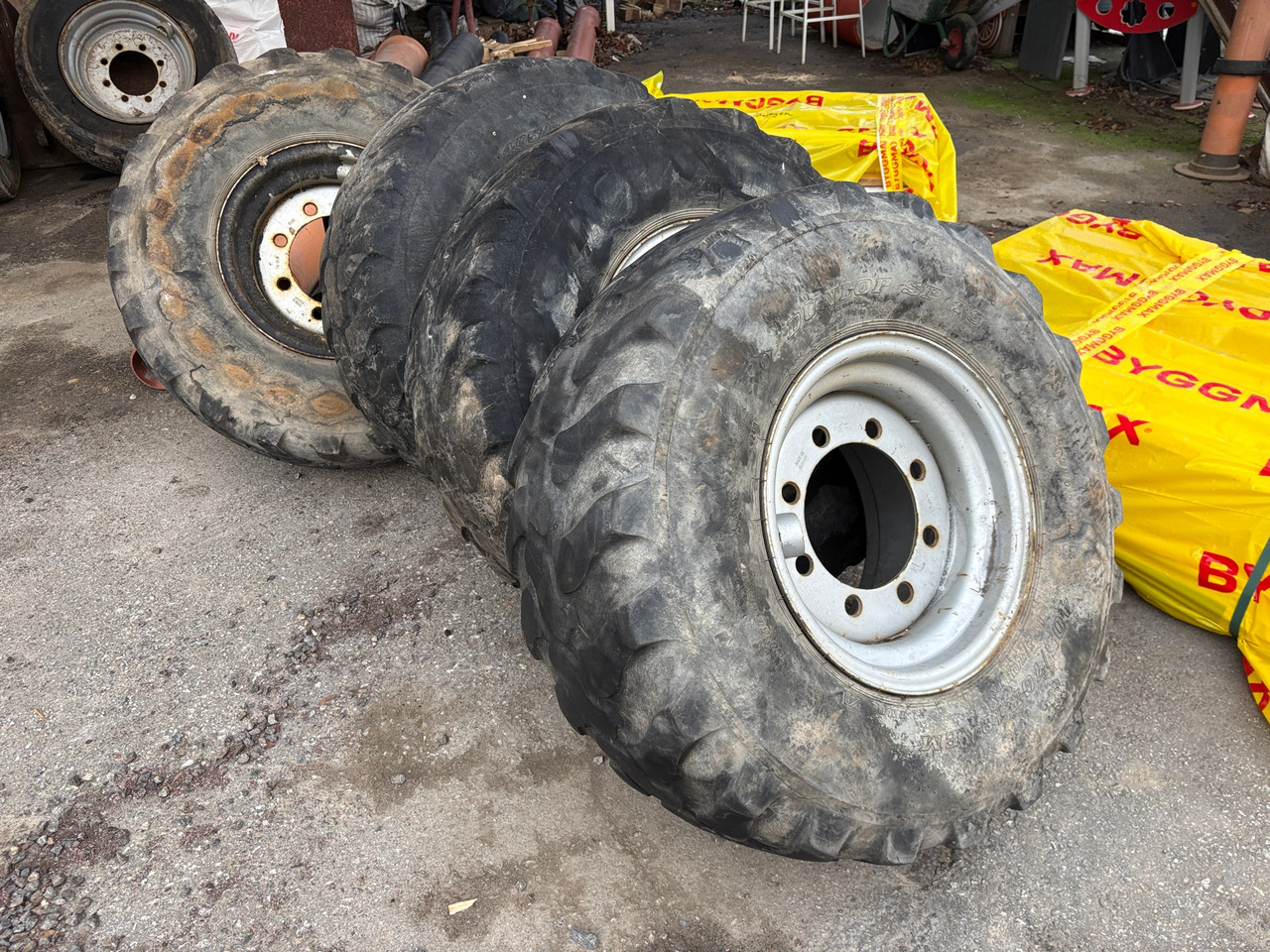 Dunlop SP T9 - 타이어 건설기계 용 : 사진 1 Dunlop SP T9 - 타이어 건설기계 용 : 사진 1