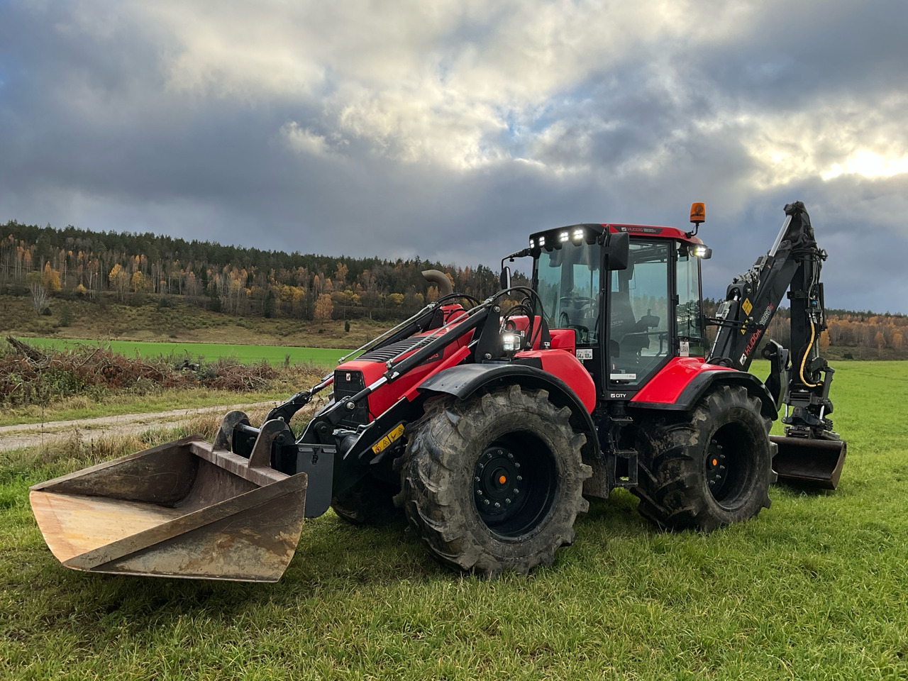 Huddig 1260E - 백호 로더 : 사진 1 Huddig 1260E - 백호 로더 : 사진 1