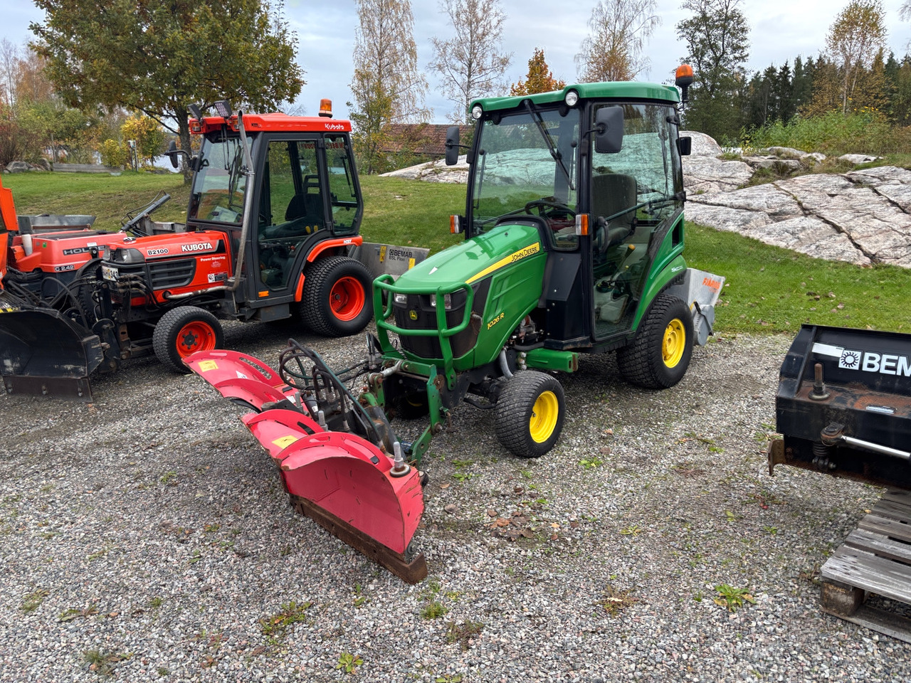 John Deere 1026R - 장궤형 트랙터 : 사진 1 John Deere 1026R - 장궤형 트랙터 : 사진 1