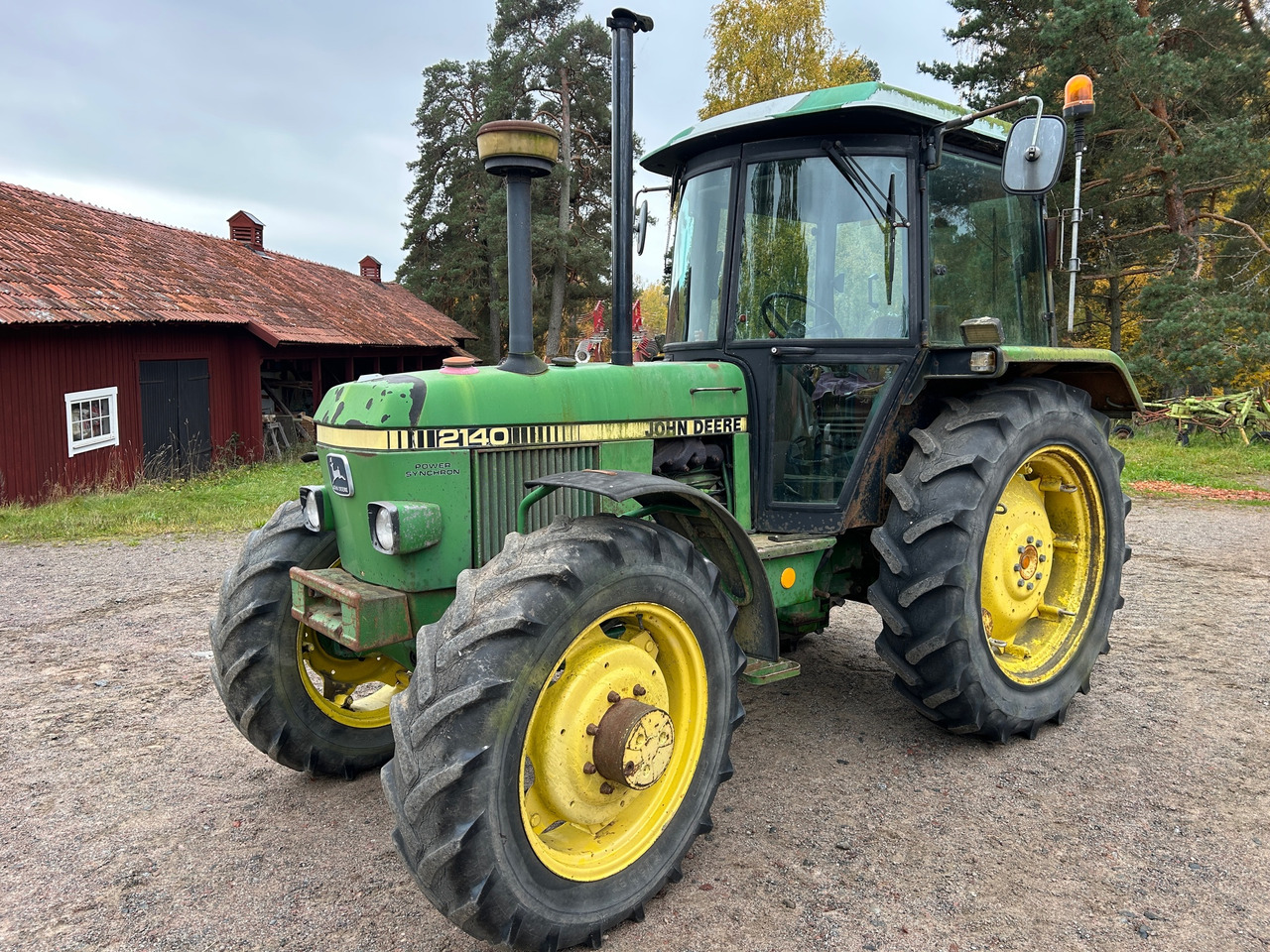 John Deere 2140 - 장궤형 트랙터 : 사진 1 John Deere 2140 - 장궤형 트랙터 : 사진 1