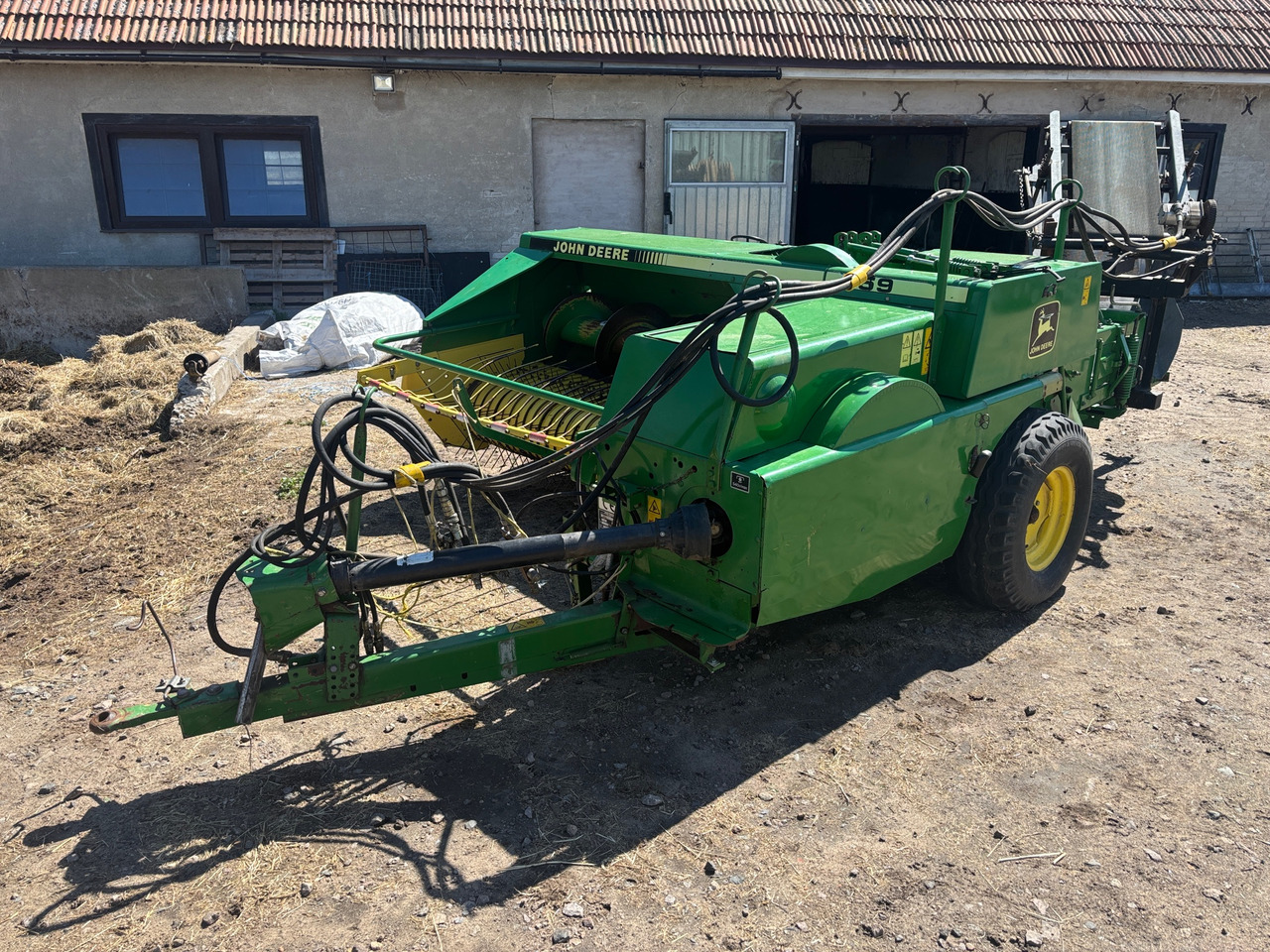 John Deere 459 - 원형 베일러 : 사진 1 John Deere 459 - 원형 베일러 : 사진 1