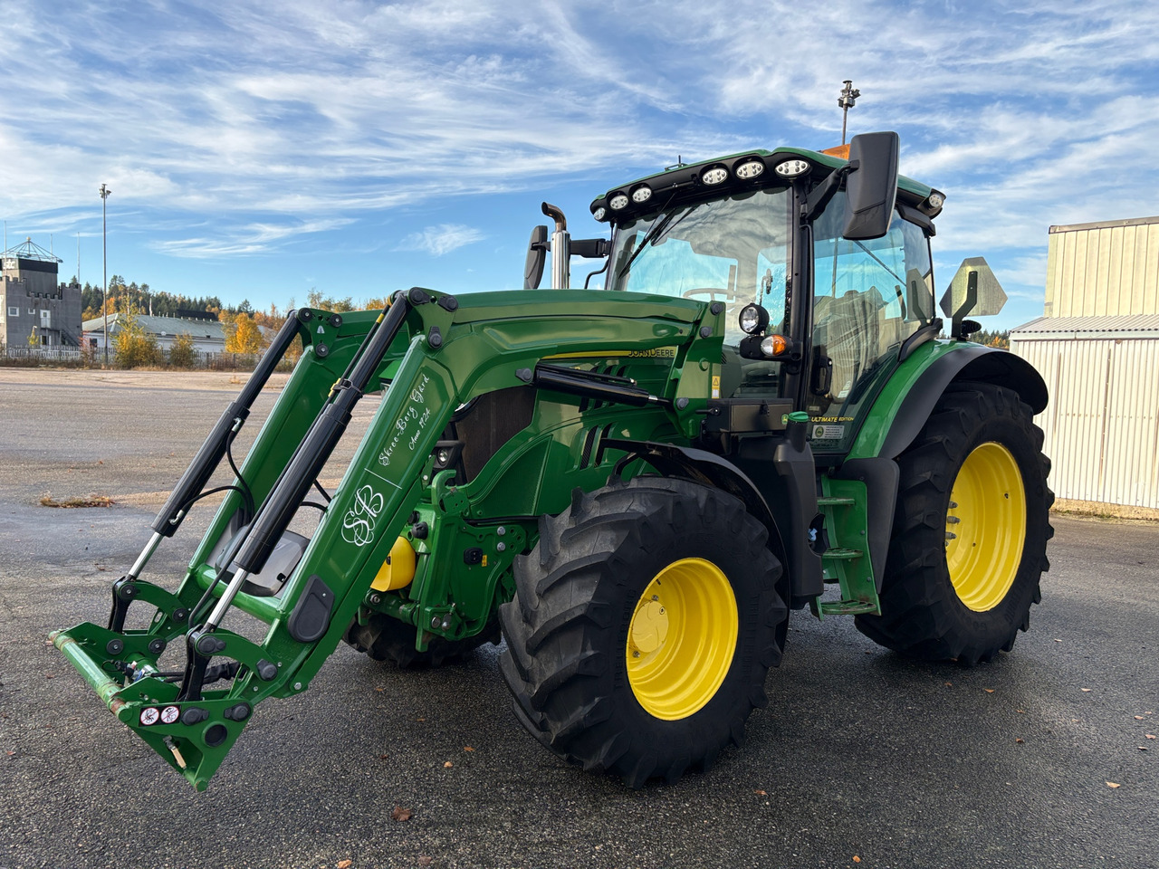 John Deere 6130R - 장궤형 트랙터 : 사진 1 John Deere 6130R - 장궤형 트랙터 : 사진 1