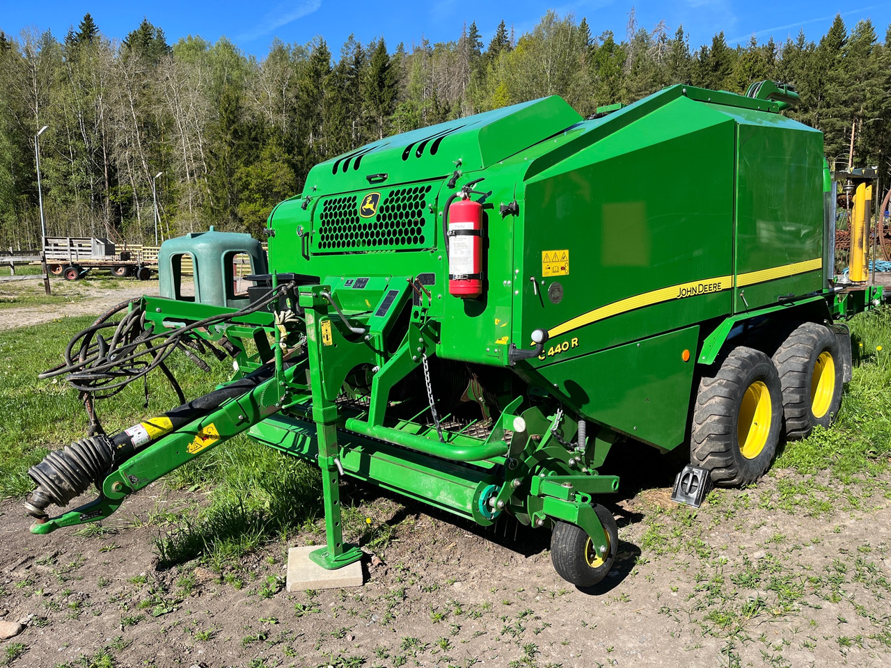John Deere C440R - 원형 베일러 : 사진 1 John Deere C440R - 원형 베일러 : 사진 1