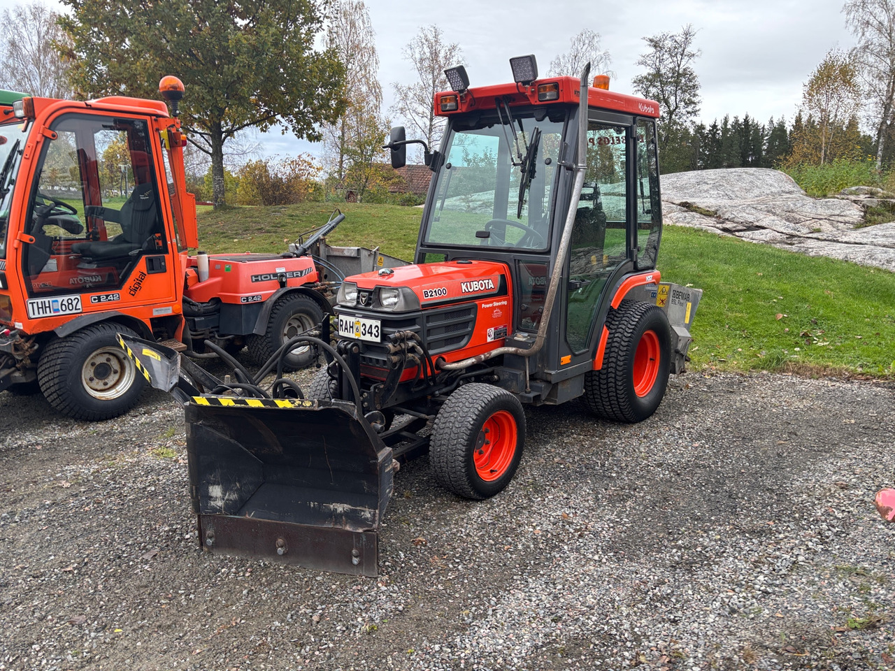 Kubota B2100 - 장궤형 트랙터 : 사진 1 Kubota B2100 - 장궤형 트랙터 : 사진 1