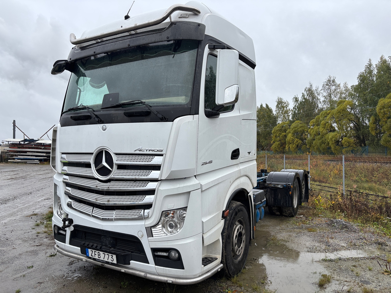 Mercedes Actros - 캡 새시 트럭 : 사진 1 Mercedes Actros - 캡 새시 트럭 : 사진 1