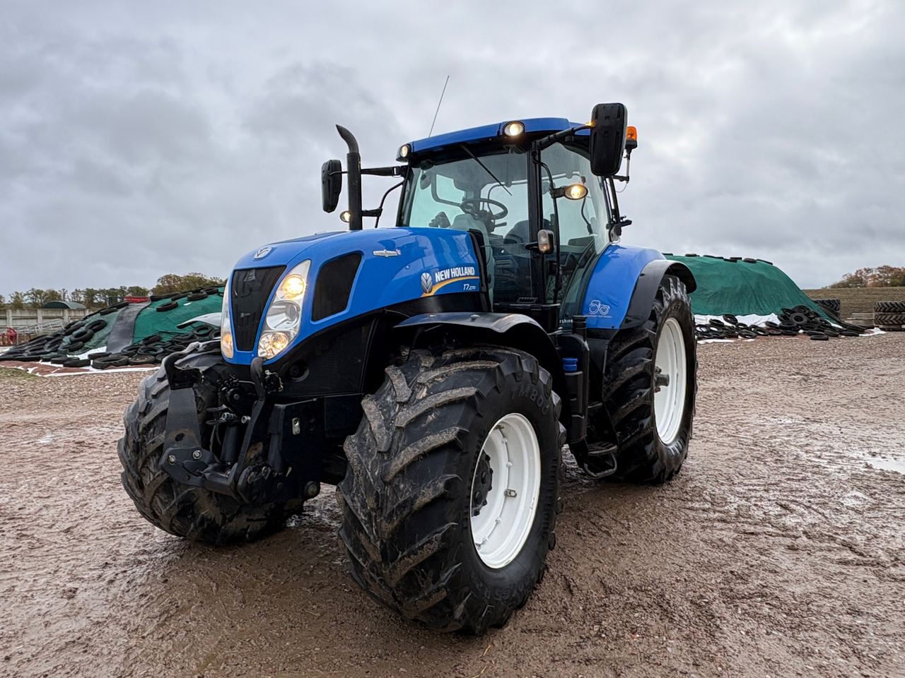 New Holland T7 270 - 장궤형 트랙터 : 사진 1 New Holland T7 270 - 장궤형 트랙터 : 사진 1