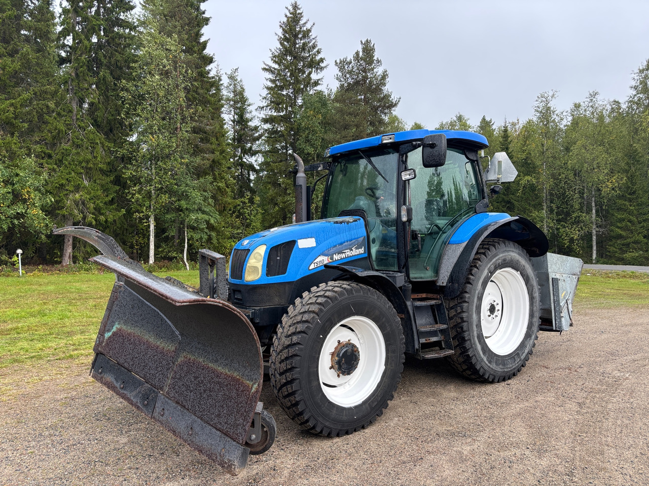 New Holland TS110A - 장궤형 트랙터 : 사진 1 New Holland TS110A - 장궤형 트랙터 : 사진 1